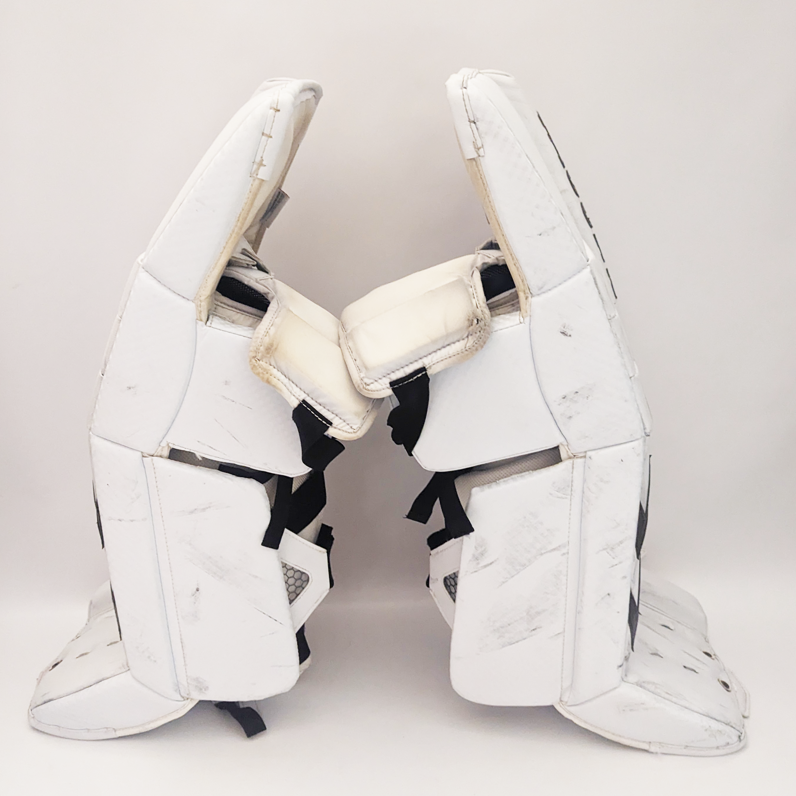 Vaughn Velocity V9 – Jambières de gardien senior d'occasion AHL (blanches/marron)
